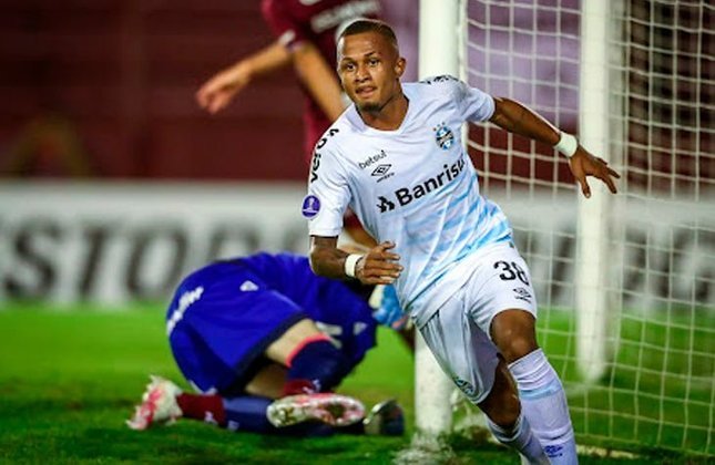 Léo Pereira - Ponta-Direita - 22 Anos - No Grêmio desde 16/10/2020 (emprestado pelo Ituano) - Contrato de empréstimo até 31/12/2021