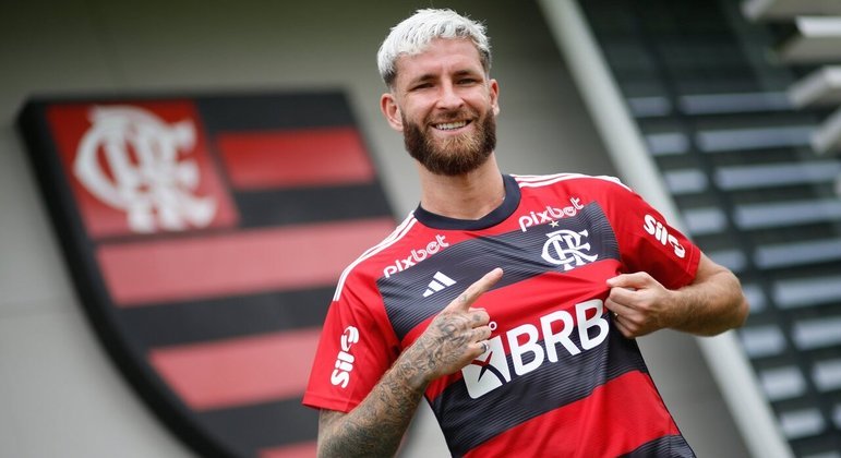 Léo Pereira renovou com o Flamengo até o fim de 2027
