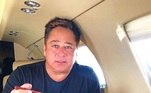 Leo voltou a chamar a atenção quando estava a caminho de um show em Porto Alegre, no Rio Grande do Sul. Apesar da ostentação do jatinho particular, ele mostrou que não abre mão da comida caseira e comeu marmita dentro do avião