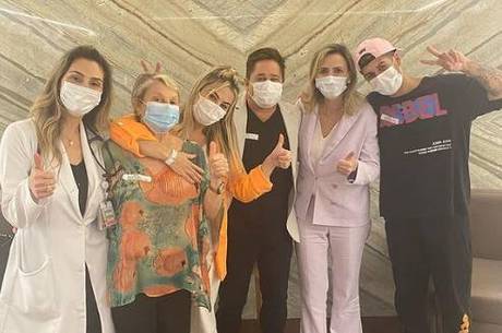 Após covid, Leonardo e família recebem alta médica