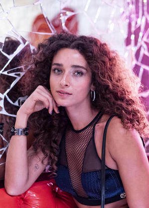 Letícia Laranja, atriz e cantora, vai se apaixonar por Cauã Reymond   