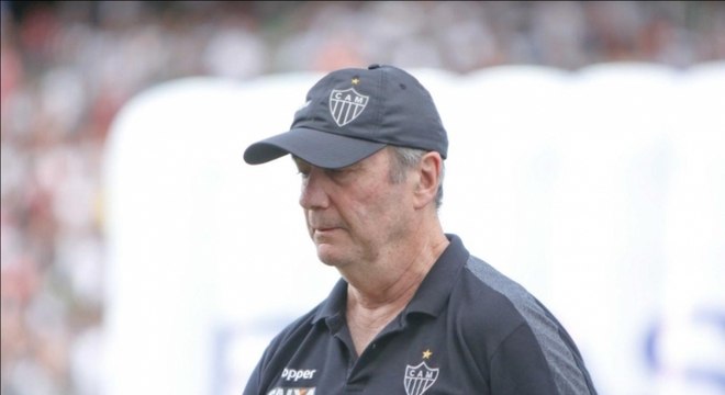 Levir Culpi não resistiu à pressão e deixou o Atlético-MG. A diretoria do Galo anunciou o desligamento do treinador em abril, aumentando a lista de profissionais livres no mercado.
