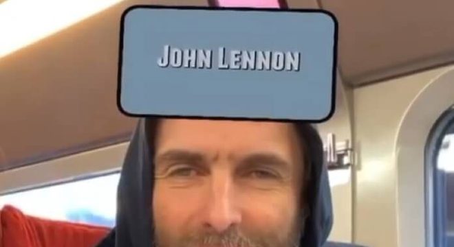 Liam Gallagher vira John Lennon em teste do Instagram e comemora