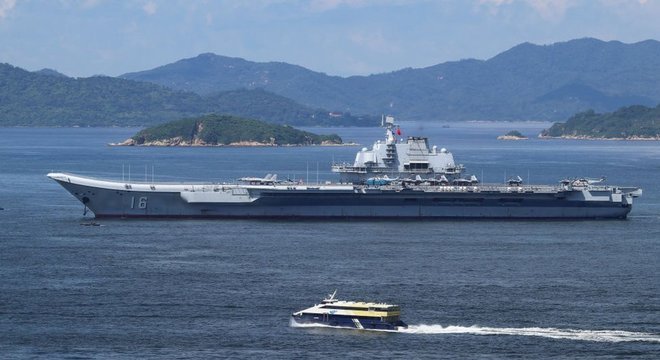 O Liaoning foi entregue  Marinha da China em 2012, quando sua construo foi concluda