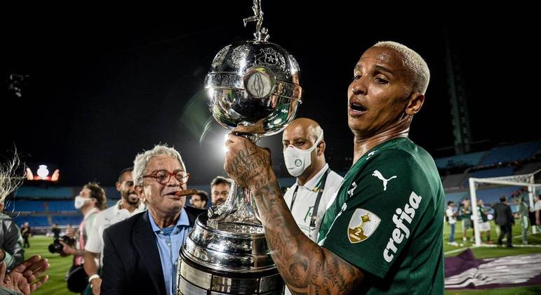 Conmebol mantém cinco substituições em jogos da Copa Libertadores