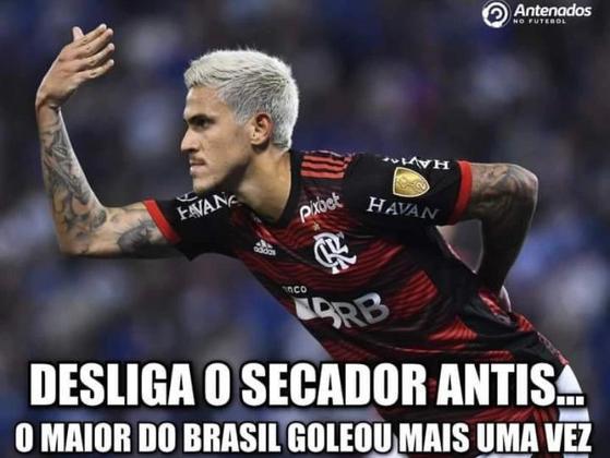 Libertadores: Pedro protagoniza memes da goleada do Flamengo sobre o Vélez.