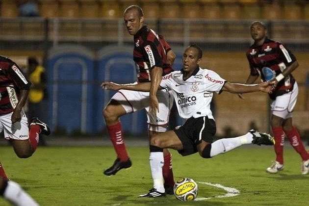 Liedson - 9/2/2011 - Corinthians 4 x 0 Ituano - Campeonato Paulista - 2 gols