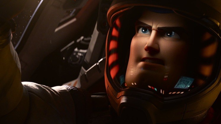 Lightyears — estreia em 16 de junhoUm dos personagens mais queridos do mundo das animações vai ganhar seu próprio filme de origem. Buzz Lightyear aparecerá mais jovem na produção e desta vez será dublado por Chris Evans, famoso por interpretar o Capitão América da Marvel