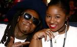 Com apenas 15 anos, o rapper Lil Wayne teve a primeira filha, Reginae, com a namoradinha da escola. A primogênita tem hoje 25 anos