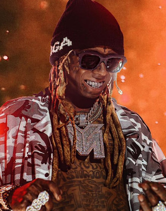 Lil Wayne - Nascido em 27/09/1982 em Nova Orleans, na Louisiana (EUA). Sua carreira começou em 1991. 