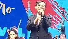 Embaixador da Coréia do Sul canta hits sertanejos e do Raça Negra durante festival em Brasília; assista