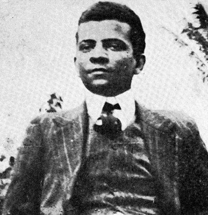 Lima Barreto (1881-1922) - Neto de uma escrava liberta, foi autor de romances, contos e crônicas memoráveis; jornalista polêmico; ícone na luta contra o preconceito racial; um dos mais destacados escritores das primeiras décadas do século XX. Tentou sem êxito ser eleito para a ABL. Morreu aos 41 anos. 