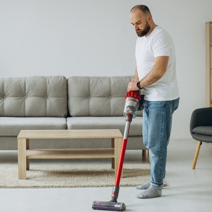 Limpeza da casa é fundamental para evitar problemas nesta época do ano