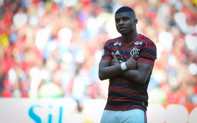 Lincoln (Flamengo) -19 anos - Valor de multa rescisória: R$ 252 milhões