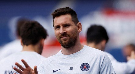 Lionel Messi voltou aos treinos do PSG
