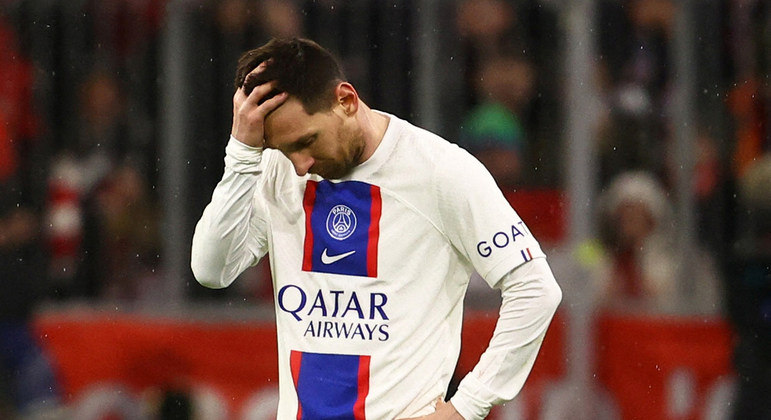 Um abatido Lionel Messi após a eliminação para a equipe bávara
