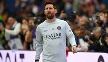Messi é vaiado pela torcida do PSG após retornar de suspensão; assista