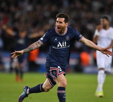 Sem clube após a saída do Barcelona, o argentino de Rosário foi seduzido pelas altas cifras do PSG, e assinou contrato de duas temporadas com o clube parisiense. Segundo publicações francesas, o jogador recebe cerca de 41 milhões de euros (cerca de R$ 208 milhões) por temporada. Com menos de três meses para o fim de seu contrato, ainda não sabemos qual será o futuro do jogador