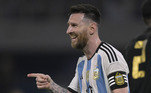 Atacante: MessiCampeão do Mundo pela Argentina na última Copa, Lionel Messi entrou no 'Olimpo' dos craques e conquistou o último título que faltava em sua vitoriosa carreira. Somando gols e assistências, são mais de 1.000 participações diretas em tentos marcados, em atuações pela seleção, Barcelona e PSG