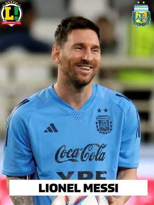 Lionel Messi - 8,5 - Craque, foi o maestro do meio-campo argentino. Chamou a responsabilidade, deu o passe para o primeiro gol e cobrou o pênalti com categoria que ampliou o placar. Até o empate, controlava a partida pela Argentina.