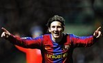 Lionel Messi - Ano da premiação: 2005 - Clube que defendia: Barcelona - O astro argentino começou a mostrar sua grandeza em 2005 e desde então, acumulou prêmios, títulos e se tornou o maior jogador da história do Barcelona. Na temporada 21/22, o Barça teve problemas financeiros, e Messi foi para o PSG.