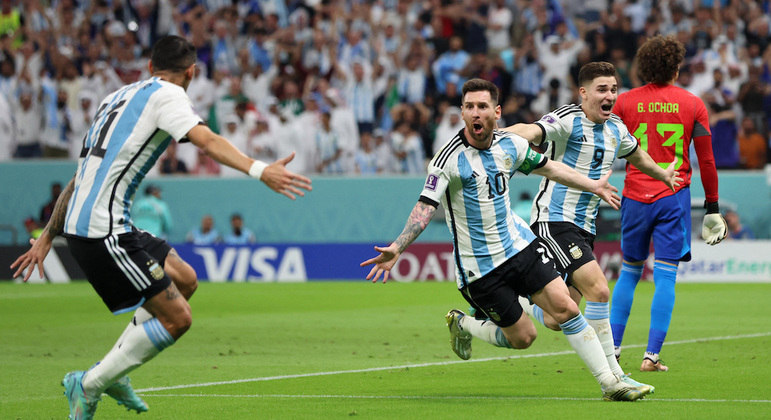 Camisa 10 da Argentina, Lionel Messi marcou o seu oitavo gol em Copas do Mundo