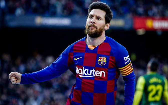 Lionel Messi está a procura de um novo clube após uma nota oficial do Barcelona oficializando a saída do craque argentino da equipe catalã. Confira jogadores que estão livres no mercado, assim como Messi, e seguem na busca por um novo time para defender. Os valores foram retirados do site Transfermarkt.