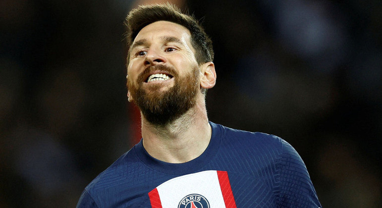 Messi defende a camisa do Paris Saint-Germain desde 2021
