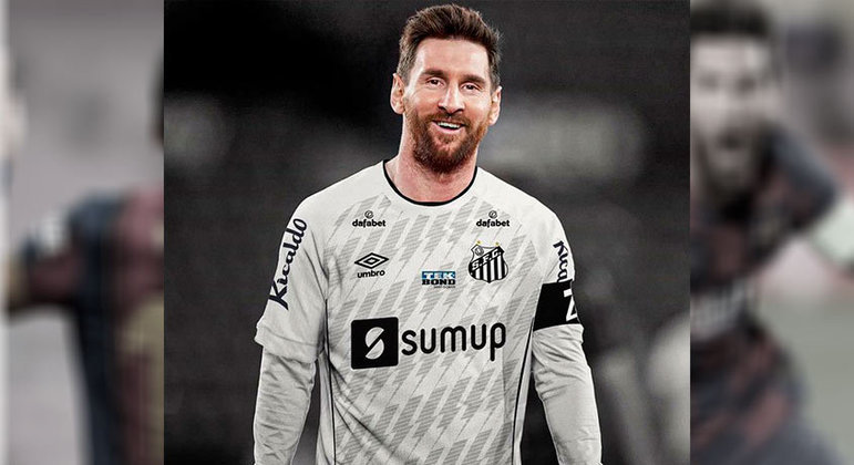 Após saída do Barcelona, torcedores colocam Messi vestindo camisas