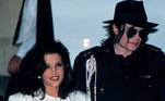 Apenas 20 dias após se separar de Keough, Lisa Marie se casou com Michael Jackson. Os dois haviam se conhecido dois anos antes, e ela deu suporte ao cantor quando estouraram as acusações de abuso infantil. O relacionamento foi bastante midiático, mas não durou muito. Por diferenças irreconciliáveis, os dois se separaram em 1996 