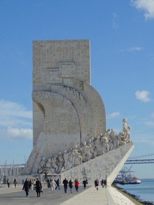 O último requisito do processo é ter uma reserva financeira comprovada que seja suficiente para viver em Portugal durante o período de busca por emprego 