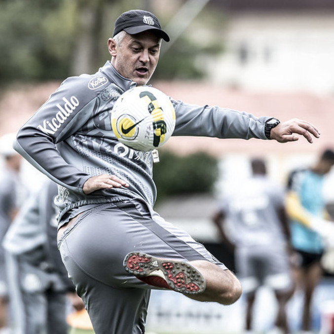 Lisca: retomada dos treinamentos após folga geral do elenco santista 
