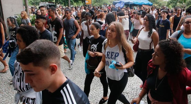 Bolsonaro edita MP e Prouni passa a aceitar alunos de escolas privadas – Notícias