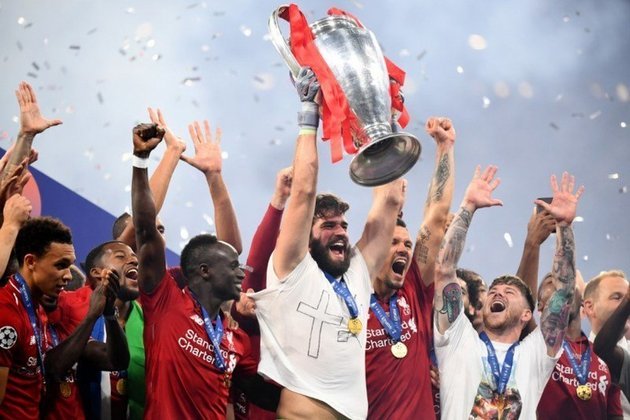 Liverpool: 6 títulos (1976-77, 1977-78, 1980-81, 1983-84, 2004-05 e 2018-19 [foto])