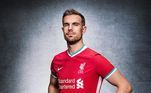 Atual campeão da Champions League e do Mundial de clubes, o Liverpool agora tem seu uniforme assinado pela Nike, que decidiu manter o estilo clássico, mas dando alguns toques arrojados com detalhes em azul na camisa 1 