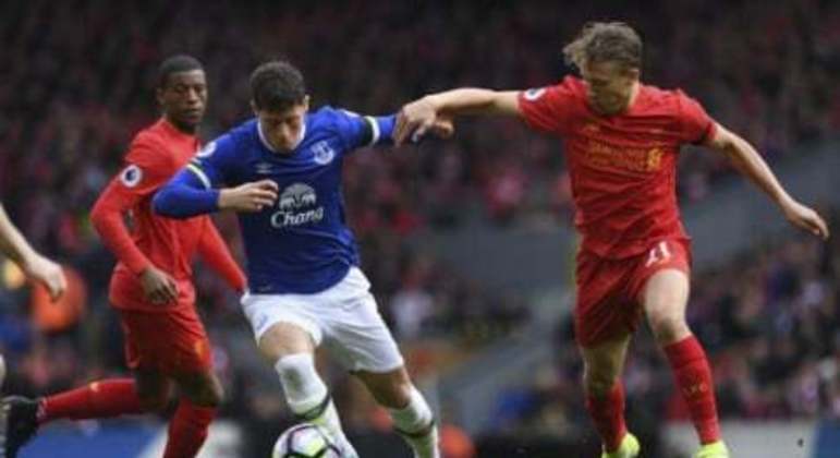 Liverpool x Everton - Barkley e Lucas Leiva