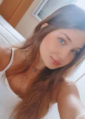 Lívia Ascania Zarzur, 16 anos