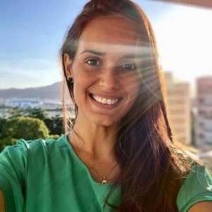 Lívia Nepomuceno muito perto da Band