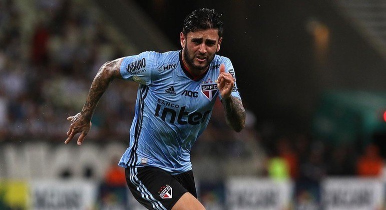 Liziero - o volante de 23 anos tem valor estipulado em 4 milhões de euros (cerca de R$ 24,6 milhões). Seu contrato com o São Paulo vai até janeiro de 2024.