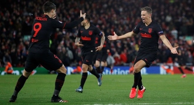 Llorente marcou os dois gols e garantiu vaga do Atlético de Madri nas quartas da Champions