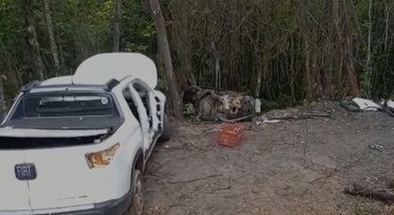 Agentes encontraram inúmeras carcaças de carros