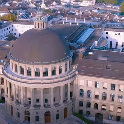 Localizada em Zurique, na Suíça, este instituto foi fundado em 1853, tendo forte qualidade em tecnologia, engenharia e arquitetura. 21 estudantes e professores foram laureados com o Prémio Nobel, sendo um deles Albert Einstein.