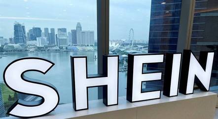 Logotipo no escritório da Shein em Singapura