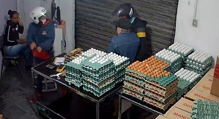 Assalto a loja de ovos em São Paulo