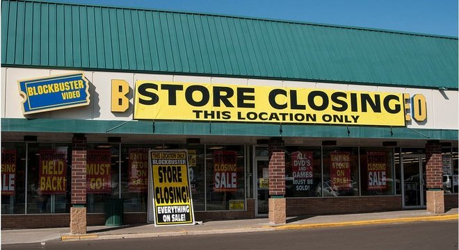Blockbuster foi à falência: no seu auge, a empresa empregava 84.300 pessoas em todo o mundo e tinha mais de 9 mil lojas 