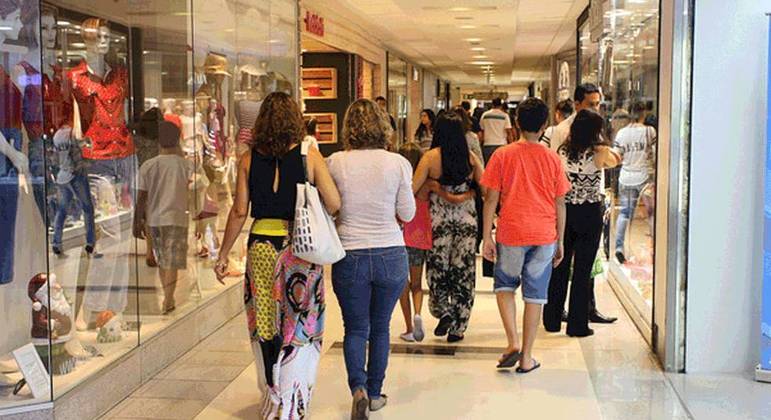 Lojas têm registado quedas de 80% das vendas em relação ao mesmo período de 2020