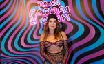 Fernanda Paes Leme também se destacou por destoar dos visuais da noite. Com uma pegada gótica suave, ela apostou em um look transparente e rendado, com luvas. Destaque para as botas estilo coturno