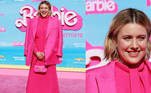 Cabeça por trás de toda a produção, Greta Gerwig não decepcionou e passou pelo tapete rosa com um modelito todo no 'pink valentino', fazendo jus à tendência Barbiecore sem perder elegância e personalidade