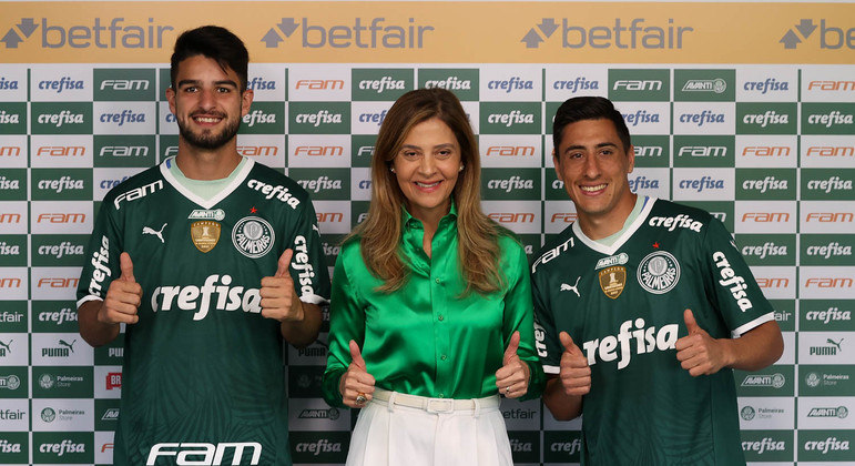 José Manuel López, Leila Pereira e Merentiel posam na apresentação pelo Palmeiras 