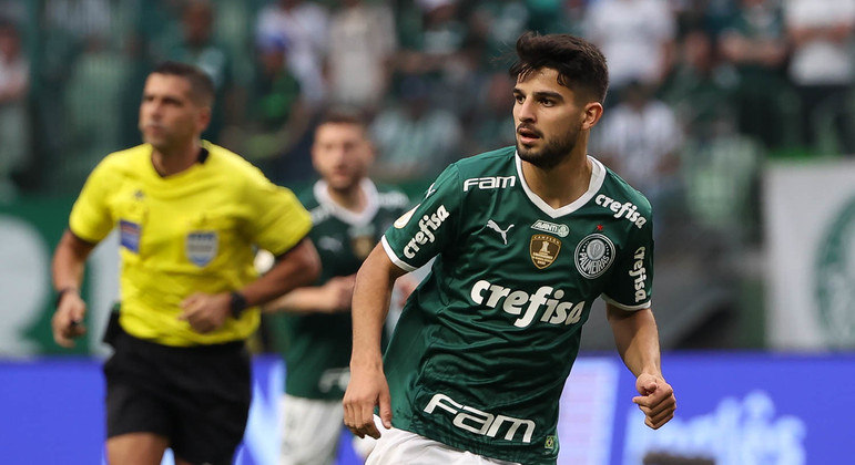 López atuou na vitória do Palmeiras diante do Internacional pelo Brasileirão